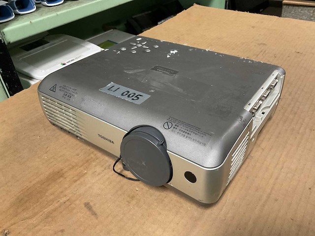 Toshiba tlp-t720 projector - afbeelding 2 van  7