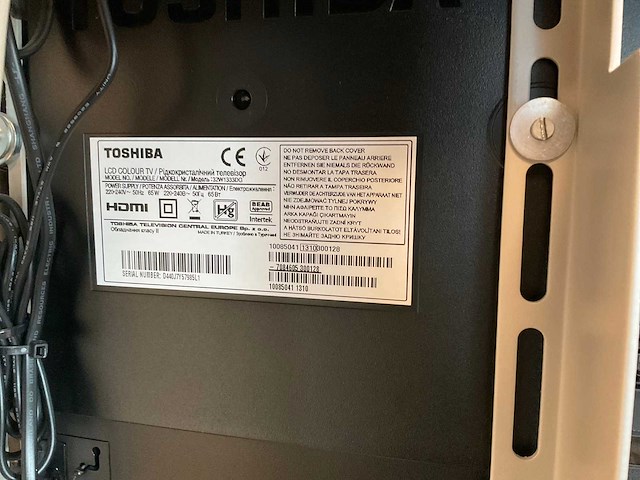 Toshiba tv op verrijdbare standaard - afbeelding 5 van  5