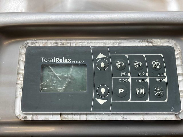 Total relax jacuzzi - afbeelding 4 van  13