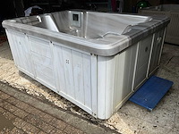 Total relax jacuzzi - afbeelding 8 van  13