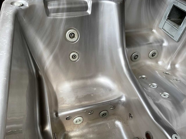 Total relax jacuzzi - afbeelding 10 van  13