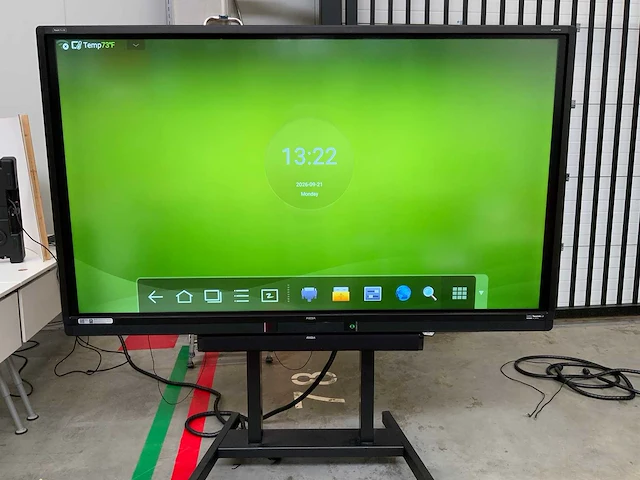 Touch pro - 86" (ots-uhd86v1t1) 4k uhd interactief touchscreen on rolling stand - afbeelding 1 van  5