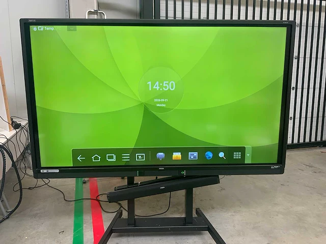 Touch pro - 86" (ots-uhd86v1t1) 4k uhd interactief touchscreen on rolling stand - afbeelding 1 van  5