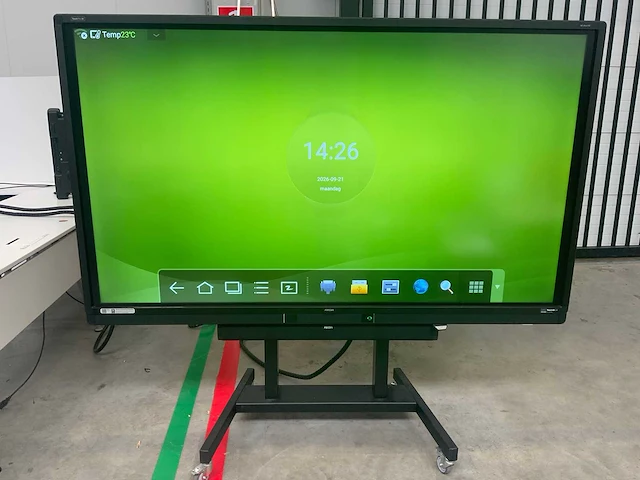 Touch pro - 86" (ots-uhd86v1t1) 4k uhd interactief touchscreen on rolling stand - afbeelding 1 van  5