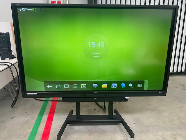Touch pro - 86" (ots-uhd86v1t1) 4k uhd interactief touchscreen on rolling stand - afbeelding 1 van  5