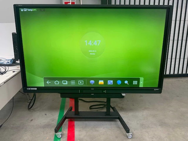 Touch pro - 86" (ots-uhd86v1t1) 4k uhd interactief touchscreen on rolling stand - afbeelding 1 van  5