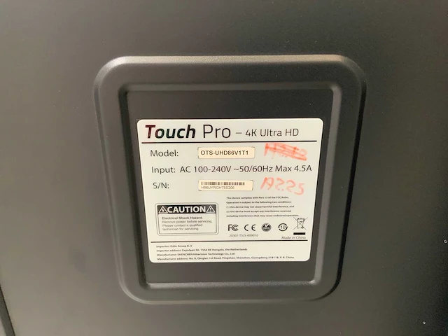 Touch pro - 86" (ots-uhd86v1t1) 4k uhd interactief touchscreen on rolling stand - afbeelding 5 van  5