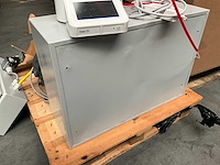 Touchscreen pc, titrator, lamp en kast - afbeelding 7 van  15