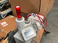 Touchscreen pc, titrator, lamp en kast - afbeelding 10 van  15