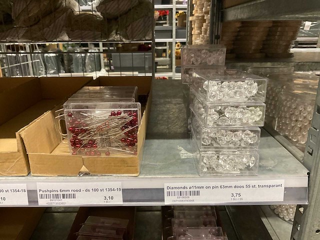 Touw, draad, pushpins, vilt - afbeelding 5 van  48