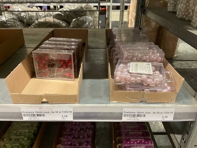 Touw, draad, pushpins, vilt - afbeelding 7 van  48