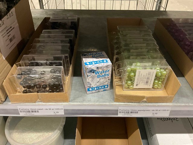 Touw, draad, pushpins, vilt - afbeelding 9 van  48