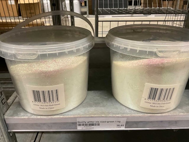 Touw, draad, pushpins, vilt - afbeelding 13 van  48