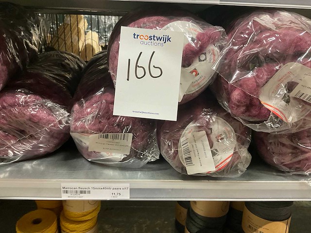 Touw, draad, pushpins, vilt - afbeelding 21 van  48