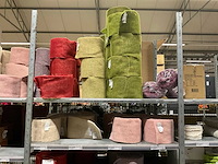 Touw, draad, pushpins, vilt - afbeelding 26 van  48