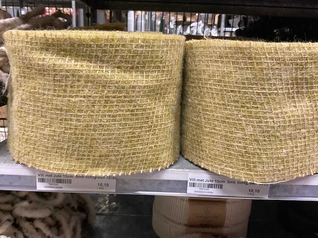 Touw, draad, pushpins, vilt - afbeelding 36 van  48