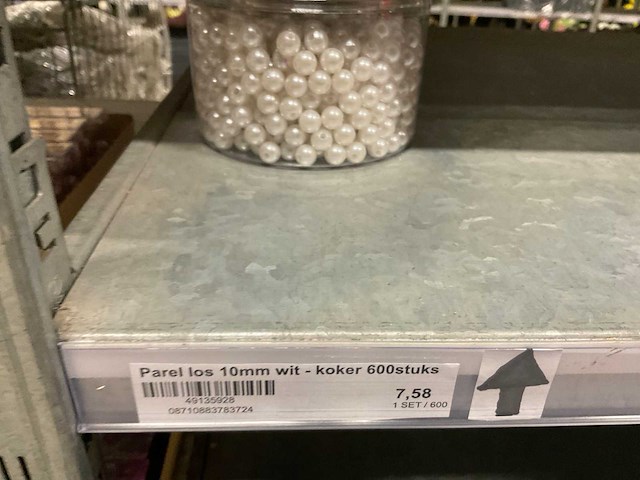 Touw, draad, pushpins, vilt - afbeelding 46 van  48