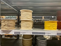 Touw, draad, pushpins, vilt - afbeelding 48 van  48