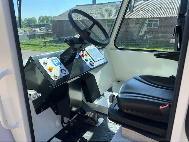 Tow tractor / warehouse tugger met hefplateau - afbeelding 43 van  73
