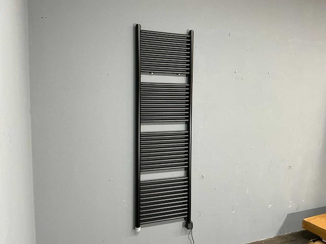 Towel heater - designradiator 55 x 180 cm - afbeelding 8 van  14