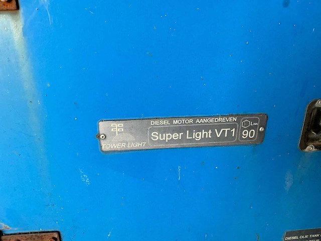 Tower light noodstroomaggregaat - afbeelding 4 van  17