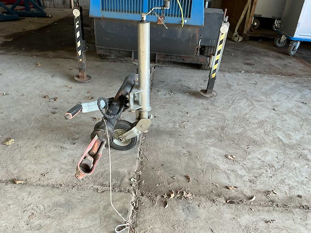 Tower light noodstroomaggregaat - afbeelding 10 van  17