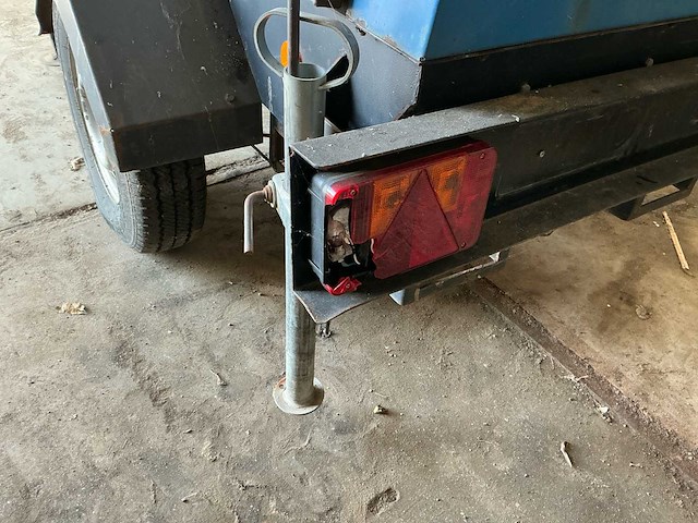 Tower light noodstroomaggregaat - afbeelding 17 van  17