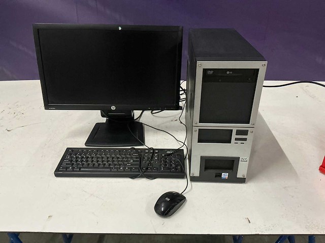Tower pc met hp 23” flatscreen - afbeelding 1 van  3