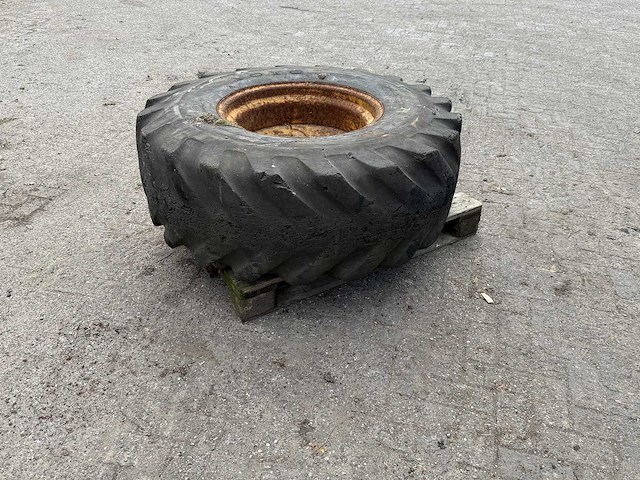 Toyo - nylon - band 18.4-24 - afbeelding 1 van  10