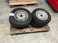 Toyo autoband op stalenvelg (4x) - afbeelding 1 van  6