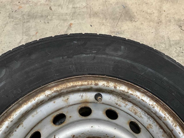 Toyo autoband op stalenvelg (4x) - afbeelding 4 van  6