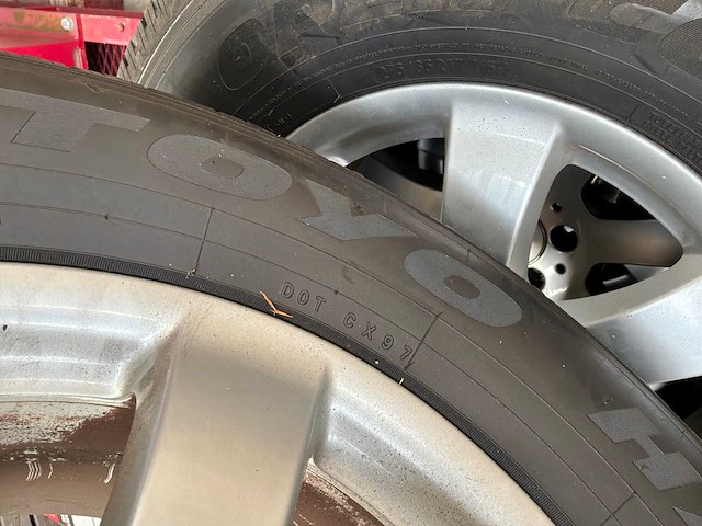 Toyo open country 275/65 r16 band met velg - afbeelding 2 van  2