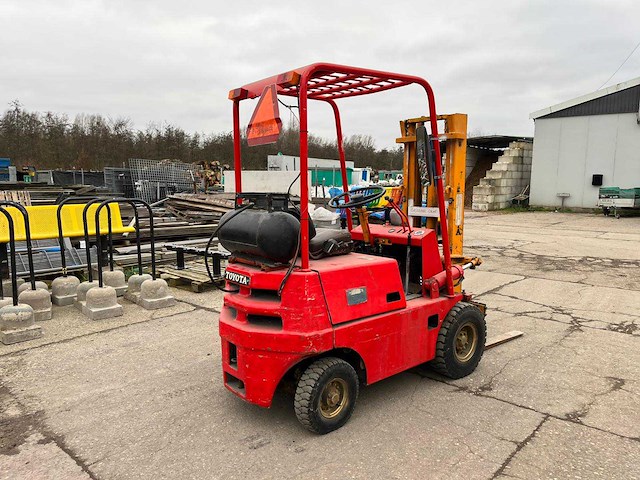 Toyota - 02 2f014 - vorkheftruck - afbeelding 3 van  9