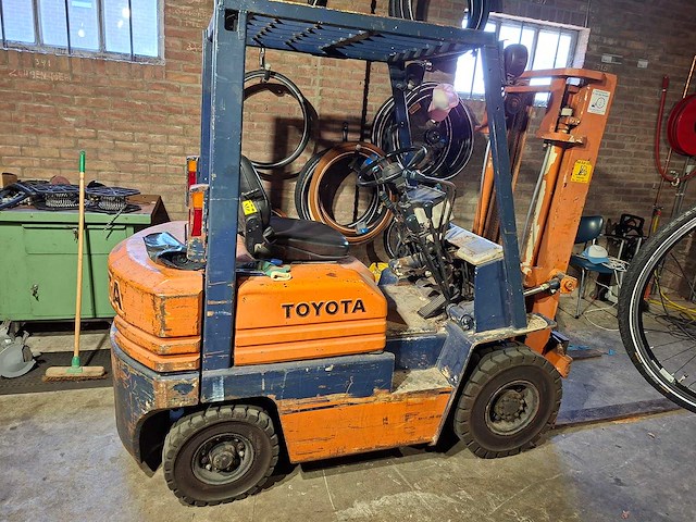 Toyota - 1983 - 405fg18 - vorkheftruck - afbeelding 2 van  3