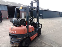 Toyota - 1998 - 42-6fgf25 - vorkheftruck - afbeelding 1 van  4