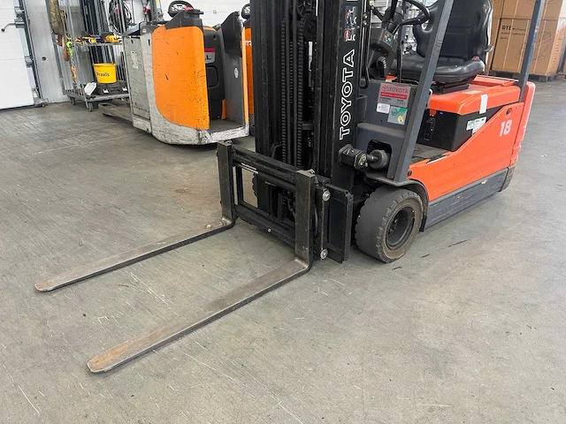 Toyota - 2000 - 5fbe18 - vorkheftruck - afbeelding 4 van  25
