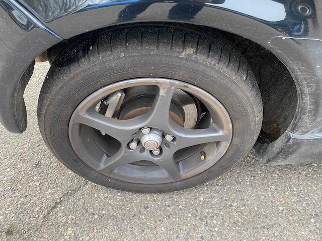 Toyota - 2001 - yaris - 1.5-16v vvt-i tsport - 08-hl-lb - afbeelding 2 van  17