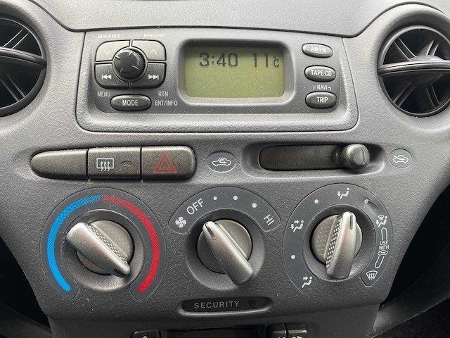 Toyota - 2001 - yaris - 1.5-16v vvt-i tsport - 08-hl-lb - afbeelding 8 van  17