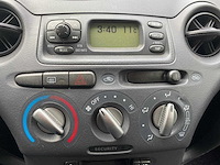 Toyota - 2001 - yaris - 1.5-16v vvt-i tsport - 08-hl-lb - afbeelding 8 van  17