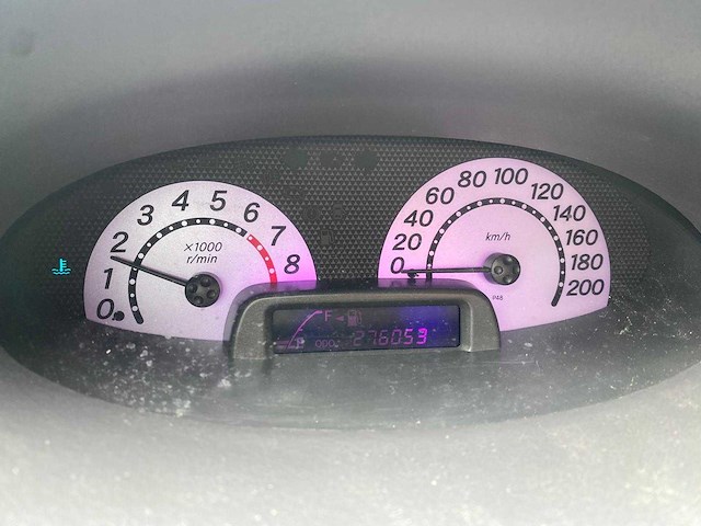 Toyota - 2001 - yaris - 1.5-16v vvt-i tsport - 08-hl-lb - afbeelding 9 van  17