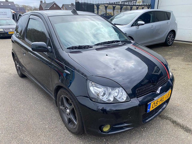 Toyota - 2001 - yaris - 1.5-16v vvt-i tsport - 08-hl-lb - afbeelding 11 van  17