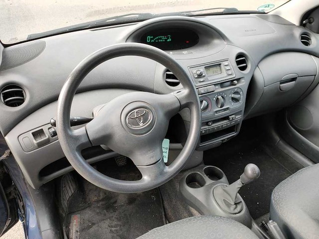 Toyota - 2003 - yaris - 1.0 vvt-i - 8-zkx-02 - afbeelding 5 van  21