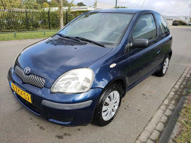 Toyota - 2003 - yaris - 1.0 vvt-i - 8-zkx-02 - afbeelding 1 van  21