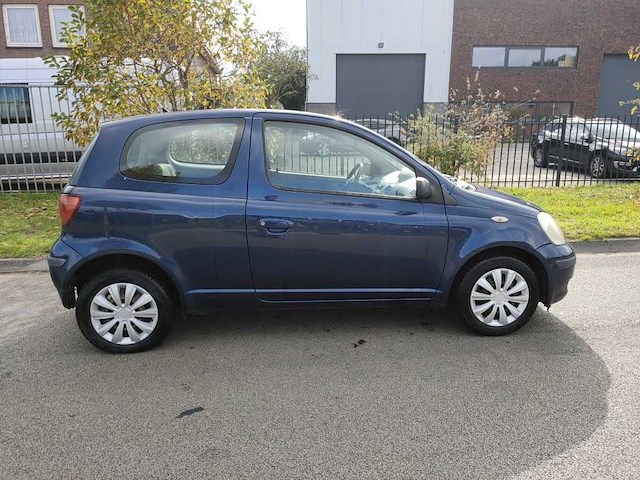 Toyota - 2003 - yaris - 1.0 vvt-i - 8-zkx-02 - afbeelding 19 van  21