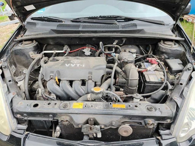 Toyota - 2003 - yaris - 1.5 vvt-i t-sport -69-hth-3 - afbeelding 2 van  6