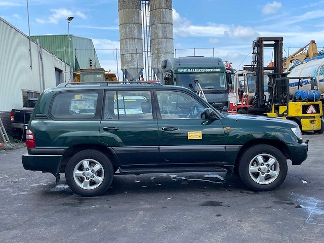 Toyota - 2004 - landcruiser 100 - 4.2 tdi executive - personenauto - afbeelding 12 van  14
