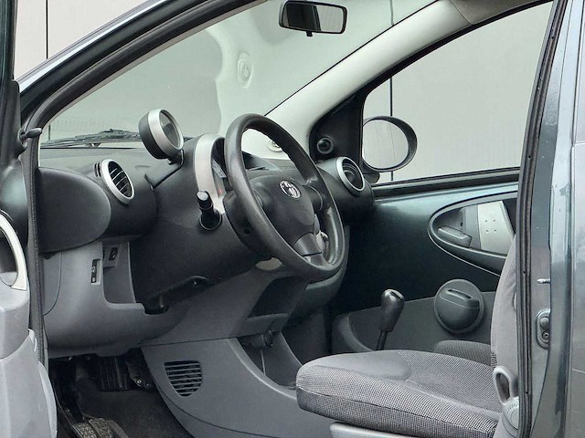 Toyota - 2005 - aygo - 1.0-12v sport - 84-rl-vk - afbeelding 12 van  13