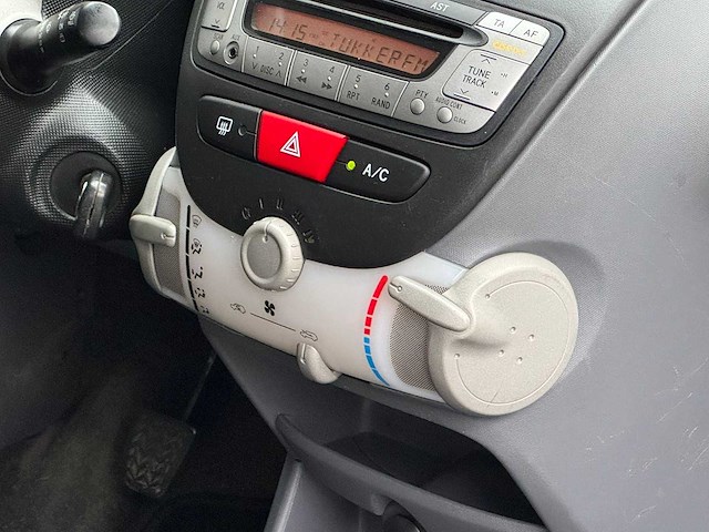 Toyota - 2005 - aygo - 1.0-12v sport - 84-rl-vk - afbeelding 4 van  13