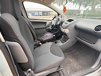 Toyota - 2006 - aygo - 1.0-12v sport - personenauto - afbeelding 2 van  12