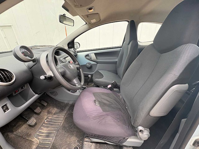 Toyota - 2006 - aygo - 1.0-12v sport - personenauto - afbeelding 3 van  12